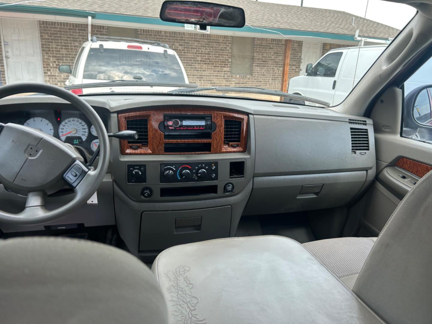 2006 Red /Beige Dodge Ram 1500 (1D7HU18N36S) with an 4.7L V8 F OHV engine, Automatic transmission, located at 1687 Business 35 S, New Braunfels, TX, 78130, (830) 625-7159, 29.655487, -98.051491 - Photo#14